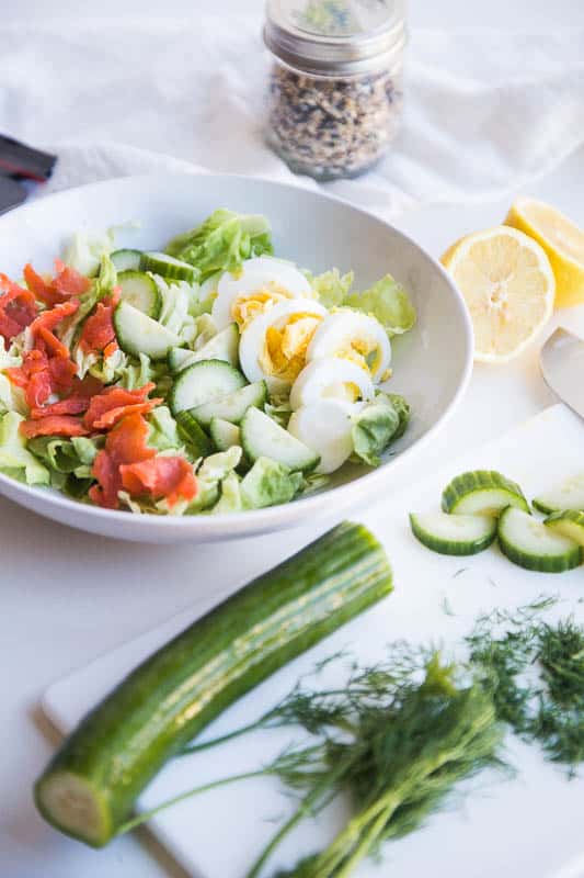 5-Minute Smoked Salmon Breakfast Salad | breakfast salad recipes | paleo recipes | gluten-free recipes | dairy-free recipes | keto recipes | Whole30 recipes | perrysplate.com