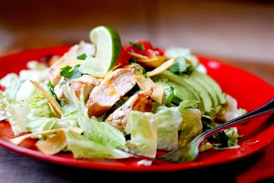 Fiesta Lime Chicken Salad | Whole30 recipes | paleo recipes | perrysplate.com