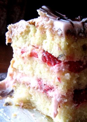 View from the inside of the sliced cake.