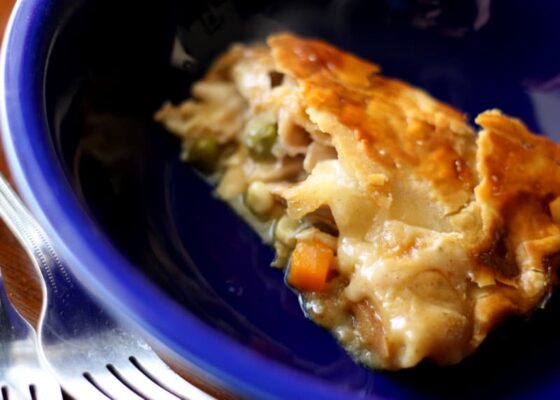 Gluten-Free Roasted Chicken Pot Pie | chicken pot pie recipes | gluten-free recipes | perrysplate.com