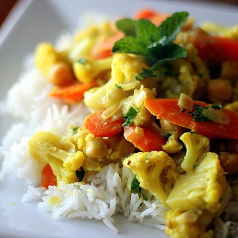 Vegetarian Curry with Cauliflower, Carrots, & Chickpeas
