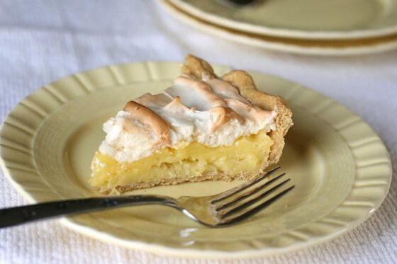Pineapple Pie with Meringue | gluten-free recipes | pie recipes | Thanksgiving pie | pineapple recipes | perrysplate.com