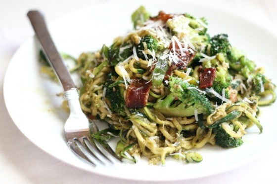 Pesto Zucchini Noodles with Broccoli and Bacon | zucchini recipes | paleo recipes | gluten-free recipes | Whole30 adaptable | perrysplate.com