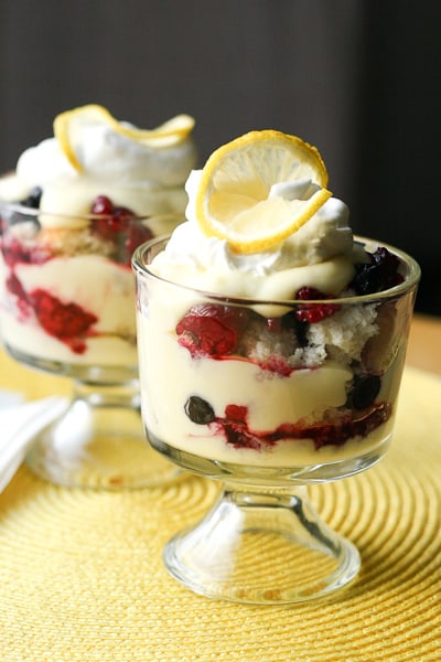 Lemon Berry Mini Trifles | trifle recipes | mini dessert recipes | berry recipes | lemon dessert recipes | custard recipes | perrysplate.com