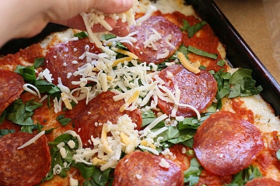 Cauliflower Pizza Crust | gluten-free pizza crust | cauliflower recipes | keto recipes | low carb recipes | perrysplate.com