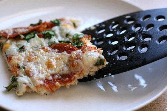 Cauliflower Pizza Crust | gluten-free pizza crust | cauliflower recipes | keto recipes | low carb recipes | perrysplate.com