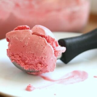 Raspberry Ice Cream (or Frozen Yogurt)