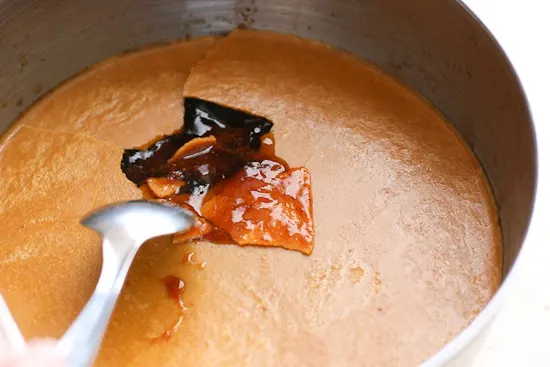 If you love that drippy, flavorful shredded beef in tacos from those hole-in-the-wall places, you HAVE to try this. It's easy to make a big batch of this shredded beef in your slow cooker! | perrysplate.com If you love that drippy, flavorful shredded beef in tacos from those hole-in-the-wall places, you HAVE to try this. It's easy to make a big batch of this shredded beef in your slow cooker! | perrysplate.com