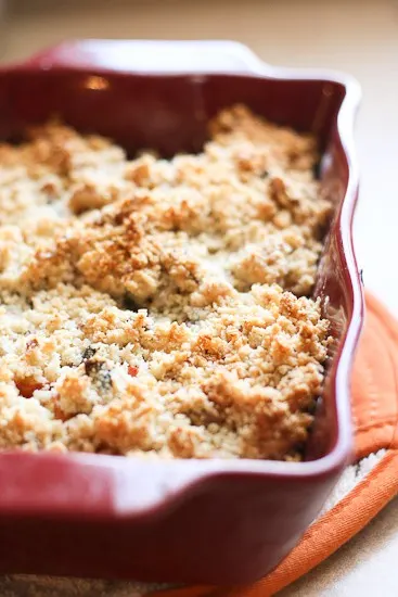 Apple-Pomegranate Breakfast Crisp (Grain and Gluten-Free!) -- www.PerrysPlate.com Apple-Pomegranate Breakfast Crisp (Grain and Gluten-Free!) -- www.PerrysPlate.com
