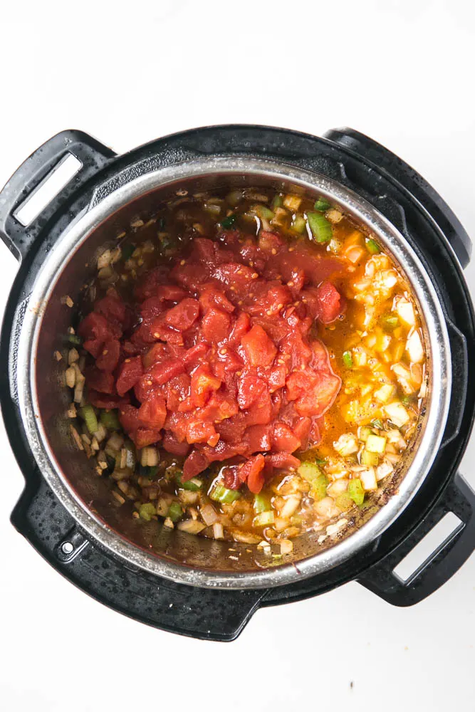 This is THE BEST steak chili ever. You can make it in a slow cooker or Instant Pot and it also freezes beautifully! It's also legume-free making it paleo-friendly. | perrysplate.com #steakchili #chilirecipe #instantpotrecipe