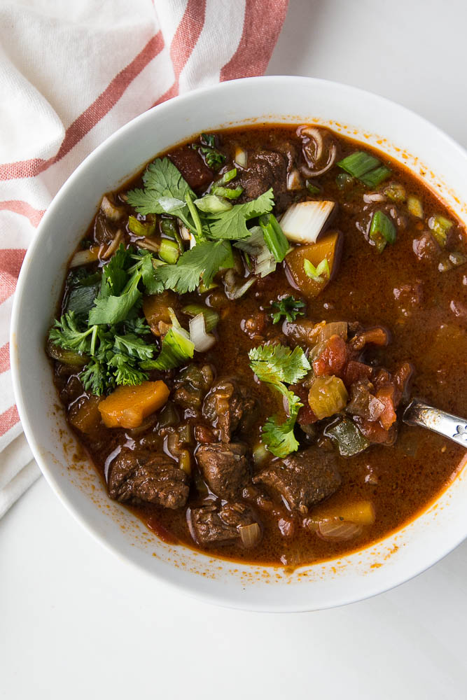 This is THE BEST steak chili ever. You can make it in a slow cooker or Instant Pot and it also freezes beautifully! It's also legume-free making it paleo-friendly. | perrysplate.com #steakchili #chilirecipe #instantpotrecipe