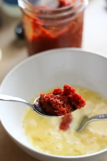 Add some pureed sun-dried tomatoes to your basic omelets and make them extra tasty and special! | Perrysplate.com Add some pureed sun-dried tomatoes to your basic omelets and make them extra tasty and special! | Perrysplate.com