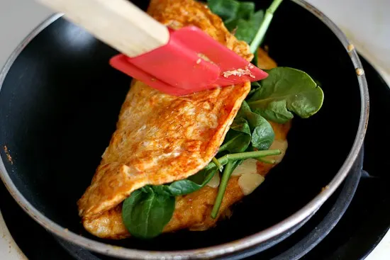Add some pureed sun-dried tomatoes to your basic omelets and make them extra tasty and special! | Perrysplate.com