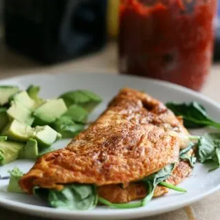 10-minute Sun-dried Tomato and Spinach Omelet
