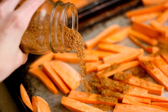 Spiced Crispy & Curly Sweet Potato Fries - Sprinkle of Green