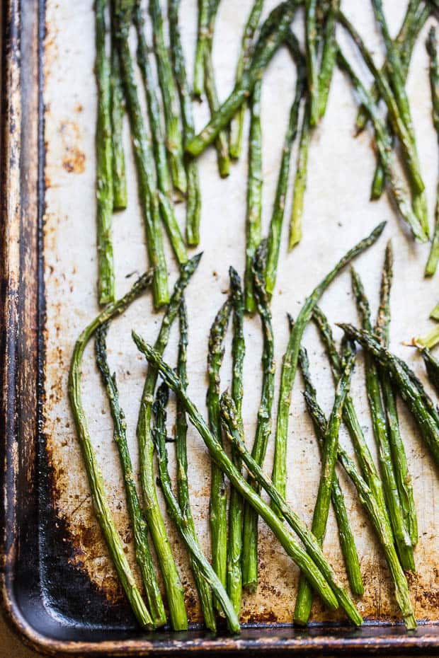 Grilled Asparagus and Orange Salad | Paleo recipes | Whole30 recipes | asparagus recipes | spring salads | perrysplate.com