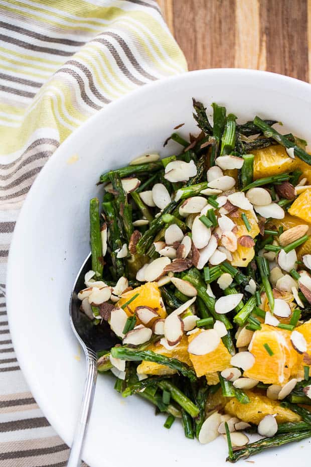 Grilled Asparagus and Orange Salad | Paleo recipes | Whole30 recipes | asparagus recipes | spring salads | perrysplate.com