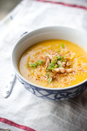 Indian-Inspired Paleo Butternut Squash Soup | Whole30 recipe | dairy-free recipes | perrysplate.com Indian-Inspired Paleo Butternut Squash Soup | Whole30 recipe | dairy-free recipes | perrysplate.com