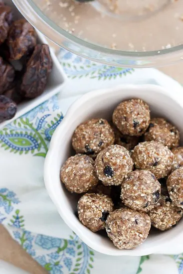 Homemade Blueberry Muffin Larabars - www.perrysplate.com #paleo Homemade Blueberry Muffin Larabars-4