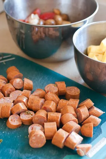 Southwest Sausage and Pineapple Skewers - These couldn't be easier or more delicious! They're also Whole30 compliant if you use Aidell's chicken & apple sausage. | summer grilling recipes | perrysplate.com Southwest Sausage and Pineapple Southwest Sausage and Pineapple Skewers - These couldn't be easier or more delicious! They're also Whole30 compliant if you use Aidell's chicken & apple sausage. | summer grilling recipes | perrysplate.com