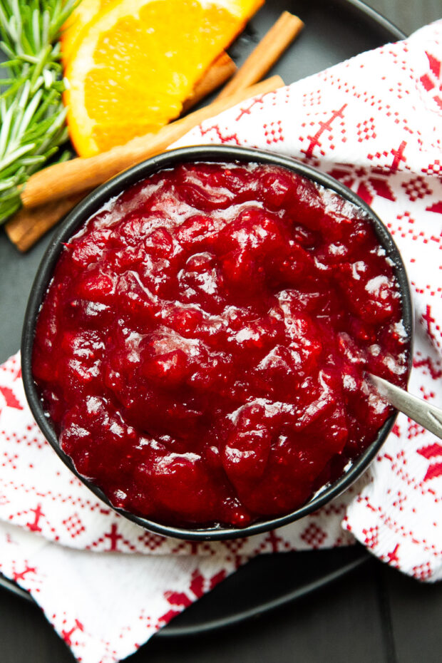 Finished healthy cranberry sauce in a serving bowl.