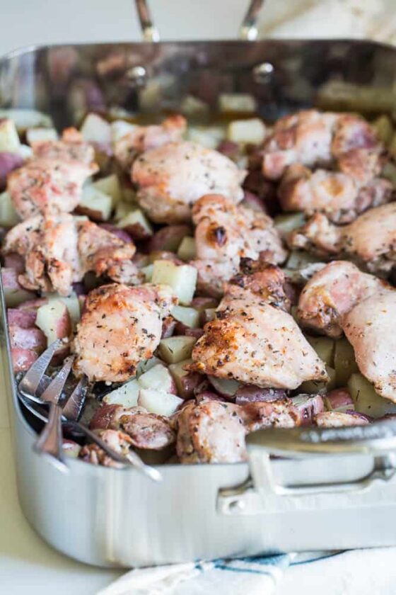 One-Pan Greek Chicken & Potatoes | weeknight dinner recipes | paleo recipes | Whole30 recipes | gluten-free recipes | chicken recipes | perrysplate.com