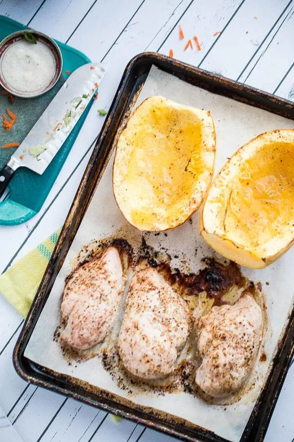 Buffalo Ranch Chicken and Spaghetti Squash Bake | Whole30 recipes | paleo recipes | buffalo recipes | spaghetti squash recipes | perrysplate.com Buffalo Ranch Chicken and Spaghetti Squash Bake | Whole30 recipes | paleo recipes | buffalo recipes | spaghetti squash recipes | perrysplate.com