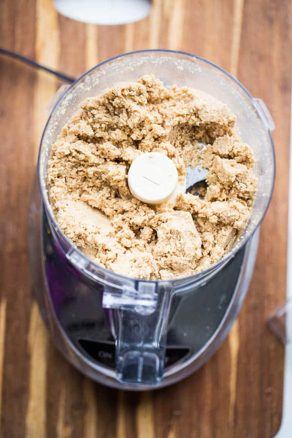 Toasted Coconut Ginger Cashew Butter | nut butter recipes | paleo recipes | whole30 recipes | perrysplate.com