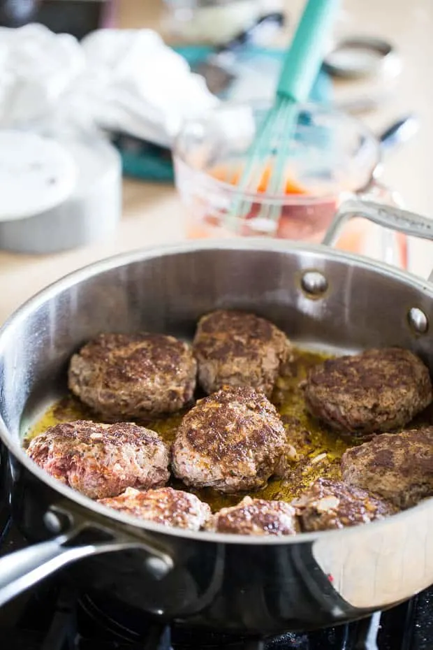 Mini Skillet Meatloaves | Whole30 meatloaf | paleo meatloaf | weeknight dinner recipes | perrysplate.com