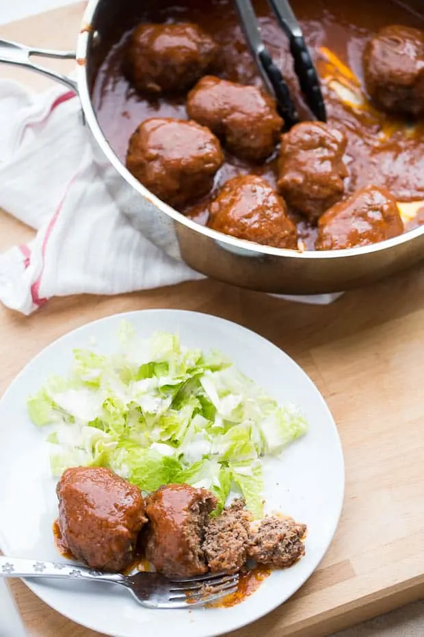 Mini Skillet Meatloaves | Whole30 meatloaf | paleo meatloaf | weeknight dinner recipes | perrysplate.com
