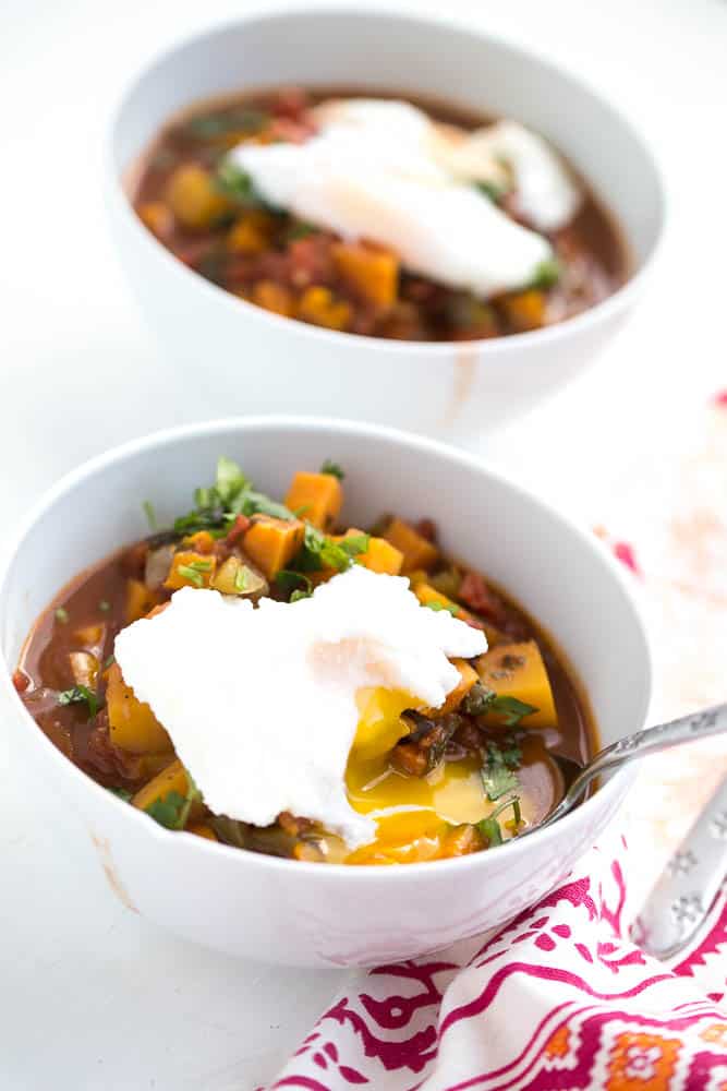 This Whole30 vegetarian chili has a unique spice blend and everyone who has ever tried it has raved about it! It's definitely a family favorite. (Especially when you throw a poached egg on there...) | perrysplate.com Vegetarian Paleo Chili | paleo recipes | chili recipes |This Whole30 vegetarian chili has a unique spice blend and everyone who has ever tried it has raved about it! It's definitely a family favorite. (Especially when you throw a poached egg on there...) | perrysplate.com vegetarian chili | perrysplate.com