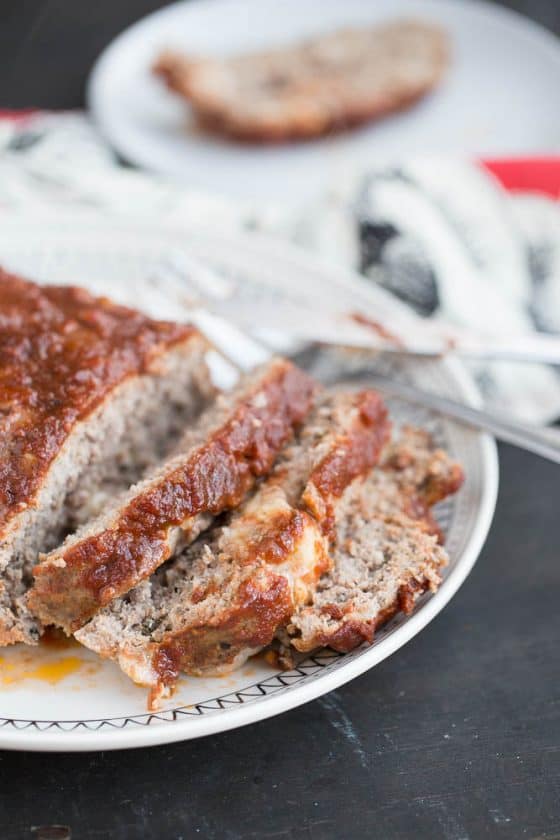 Mozzarella-Studded Gluten-Free Meatloaf | meatloaf recipes | ground beef recipes | fall recipes | comfort food | gluten-free recipes | perrysplate.com