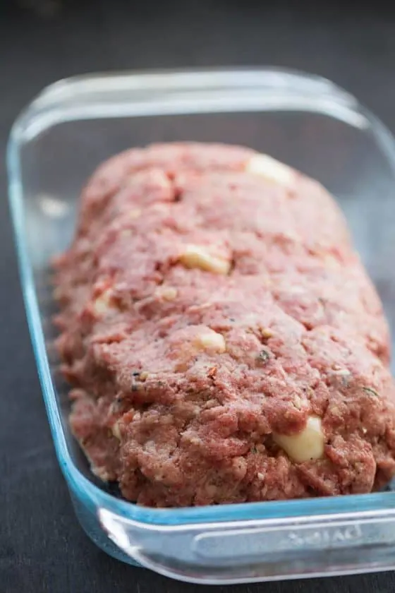 Mozzarella-Studded Gluten-Free Meatloaf | meatloaf recipes | ground beef recipes | fall recipes | comfort food | gluten-free recipes | perrysplate.com