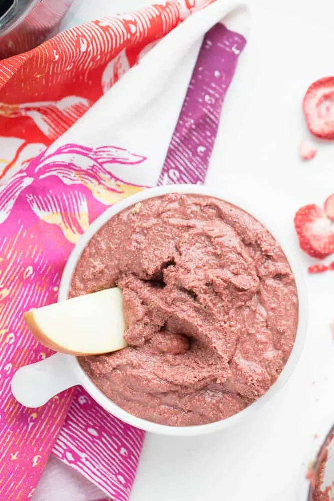 Strawberry Cream Nut Butter | nut butter recipe | paleo recipe | perrysplate.com Strawberry Cream Nut Butter | nut butter recipe | paleo recipe | perrysplate.com
