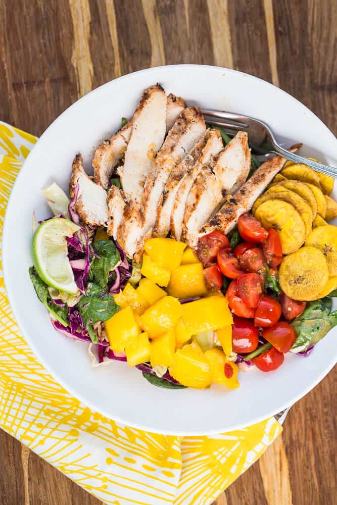 Grilled Jerk Chicken & Mango Salad | jerk chicken recipe | paleo recipe | Whole30 recipe | summer salads | perrysplate.com