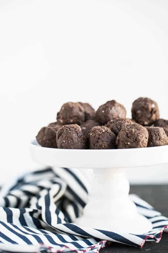 Paleo Protein Brownie Bites | A cute, portable protein-filled snack that tastes like brownie batter. Pretty perfect, right? | PerrysPlate.com Paleo Protein Brownie Bites | A cute, portable protein-filled snack that tastes like brownie batter. Pretty perfect, right? | PerrysPlate.com