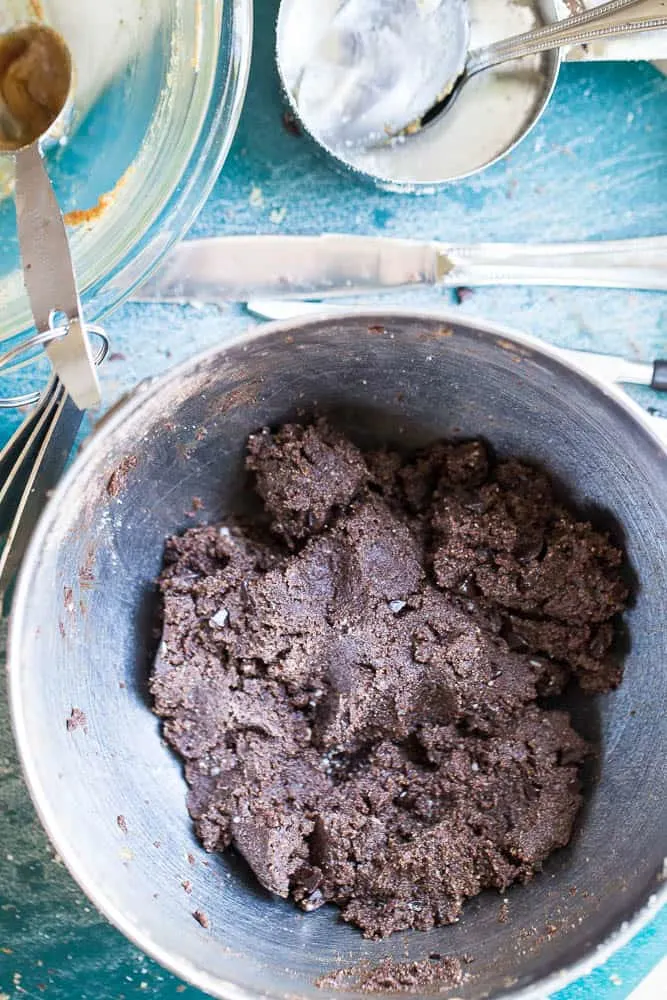 Paleo Protein Brownie Bites | A cute, portable protein-filled snack that tastes like brownie batter. Pretty perfect, right? | PerrysPlate.com Paleo Protein Brownie Bites | A cute, portable protein-filled snack that tastes like brownie batter. Pretty perfect, right? | PerrysPlate.com