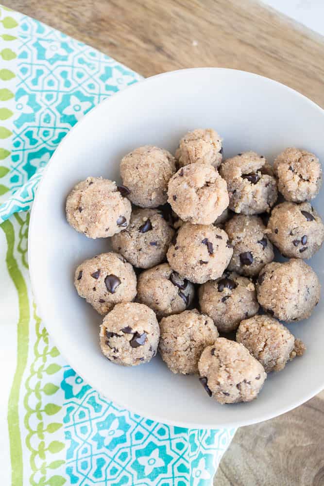 Paleo Cookie Dough Bites | paleo treats | gluten-free recipes | dairy-free recipes | egg-free recipes