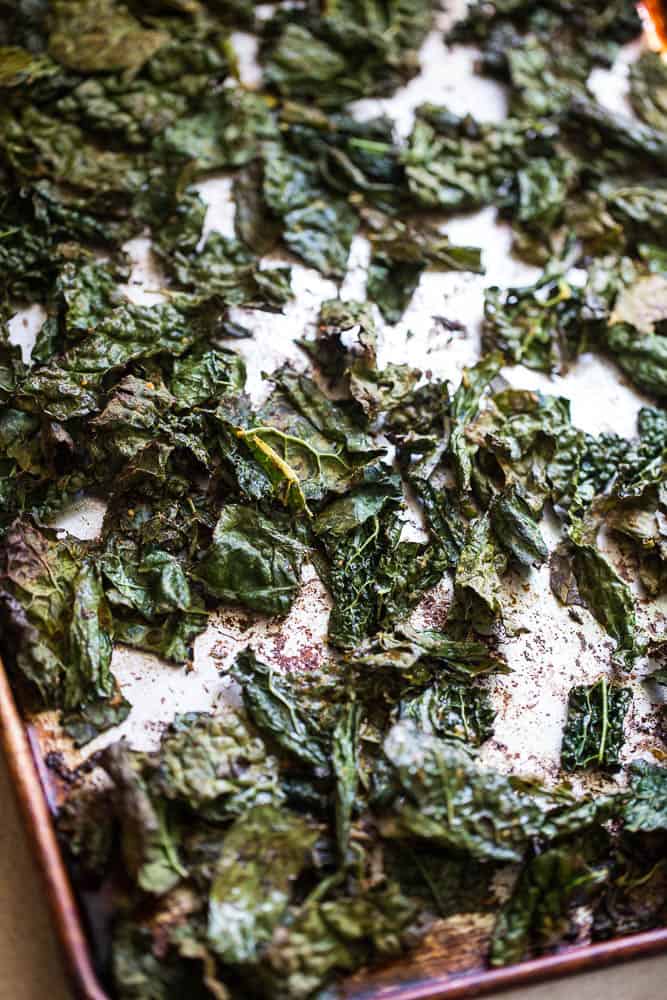 Cheezy Ranch Kale Chips | Whole30 Recipes | Paleo recipes | kale chip recipes | perrysplate.com