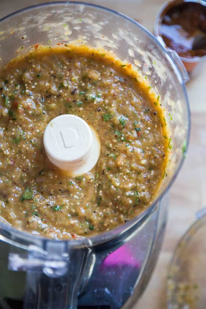 Roasted Tomatillo-Chipotle Salsa | salsa recipes | paleo recipes | Whole30 recipes | perrysplate.com