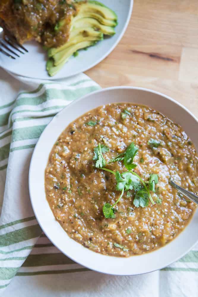 Roasted Tomatillo-Chipotle Salsa | salsa recipes | paleo recipes | Whole30 recipes | perrysplate.com