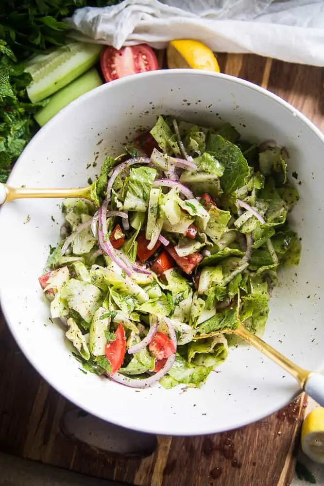 Syrian Salad with Za'atar Vinaigrette | Food from Our Ancestors | paleo recipes | Whole30 recipes | salad recipes | perrysplate.com