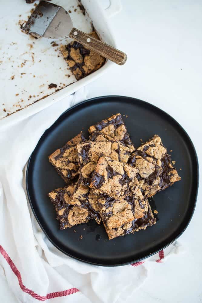 Paleo Chocolate Chip Fudge Bars | paleo dessert recipes | gluten-free cookie recipes | chocolate recipes | chocolate chip cookie recipes | perrysplate.com