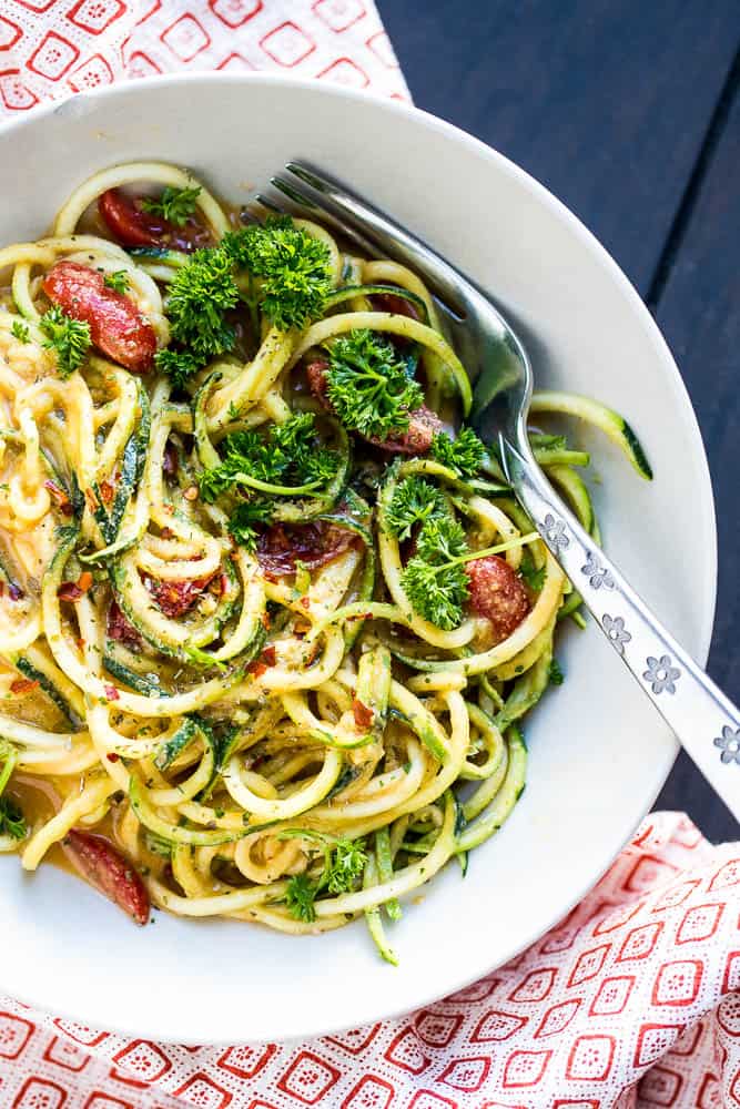 5-Minute Cheesy Zucchetti Bowls - a zippy little lunch bowl that's vegan, paleo, low-carb, and Whole30 friendly! | Zoodle recipes | zucchini recipes | dairy-free recipes | perrysplate.com