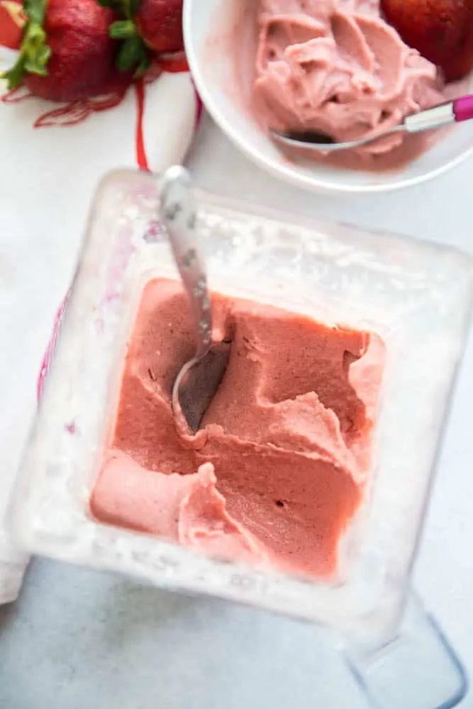 5-Minute Paleo Ice Cream (in the blender!) | paleo dessert recipes | strawberry recipes | perrysplate.com