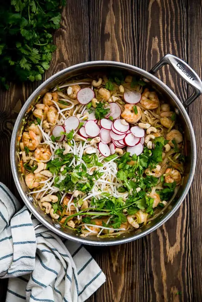This Easy Paleo Pad Thai is SUPER quick to make and even better than takeout. It can be adapted to be paleo, Whole30, or low-carb! | perrysplate.com