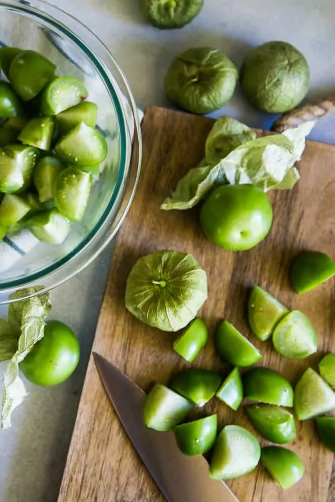 This Instant Pot Chicken Tomatillo Soup is perfect all year round! It's a perfect #paleo, #keto, or #Whole30recipe. Just don't skimp on the avocados! | perrysplate.com