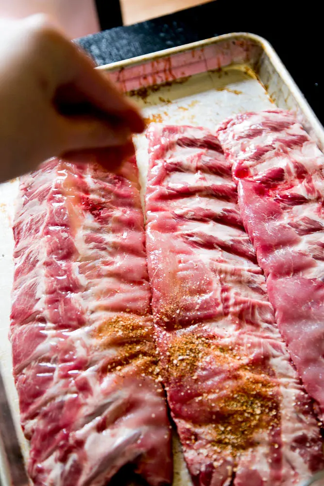 Making ribs in an Instant Pot is SO EASY! You get tender, sticky ribs in about an hour of cook time! Use your favorite BBQ sauce recipe, too! | perrysplate.com #instantpot #instantpotrecipes #ribs Making ribs in an Instant Pot is SO EASY! You get tender, sticky ribs in about an hour of cook time! Use your favorite BBQ sauce recipe, too! | perrysplate.com #instantpot #instantpotrecipes #ribs