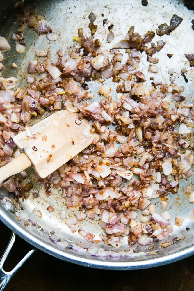 A perfect recipe for leftover BBQ pulled pork! It's also grain-free and easily made keto or low-carb friendly! | perrysplate.com #pulledpork #spaghettisquash #bbqpork