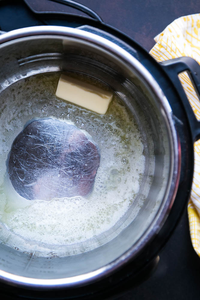 This EASY and versatile Instant Pot Lemon Herb Rice will be your go-to side dish. It's especially good with grilled chicken or seafood! | perrysplate.com #instantpot #instantpotrecipes #instapot